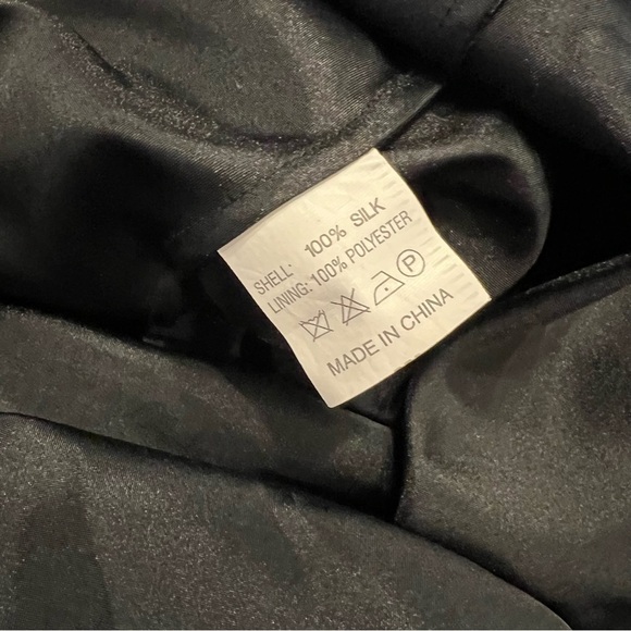 White House Black Market Black Silk Beaded Floral Gown — Size 4 flawed - Picture 9 of 9